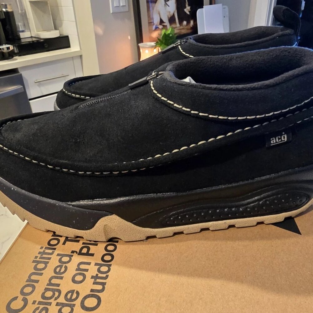 Nike ACG IZY Shoes Black Gum FV4317-002 Men's size 10 NEW HIKING SNEAKER NEW